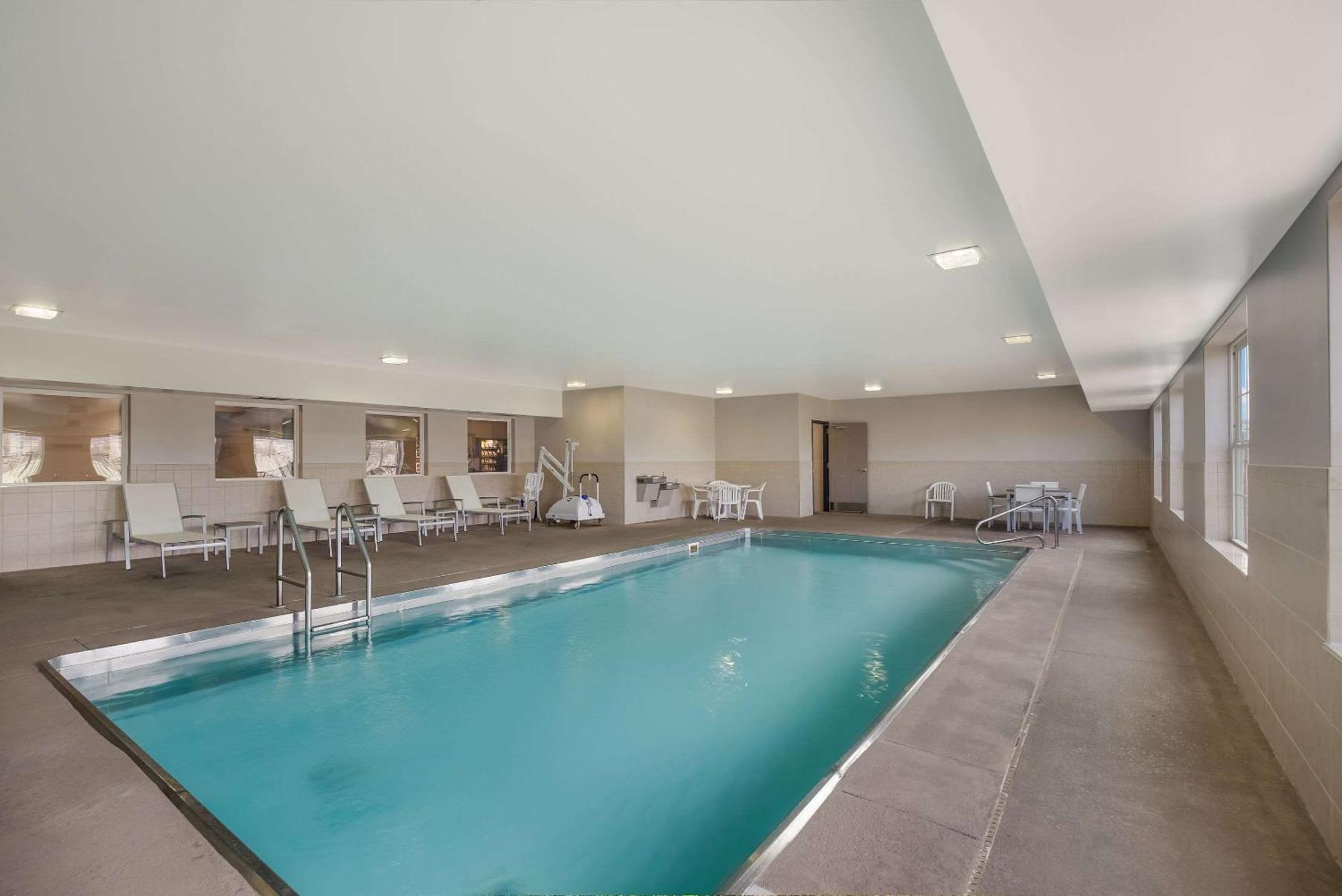 Country Inn & Suites By Radisson, Marion, Il Buitenkant foto